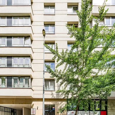 Days - One Bedroom With Balcony And 200mbps Wifi شقة براغ